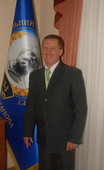 Тренер Павло Чіжаєв alt